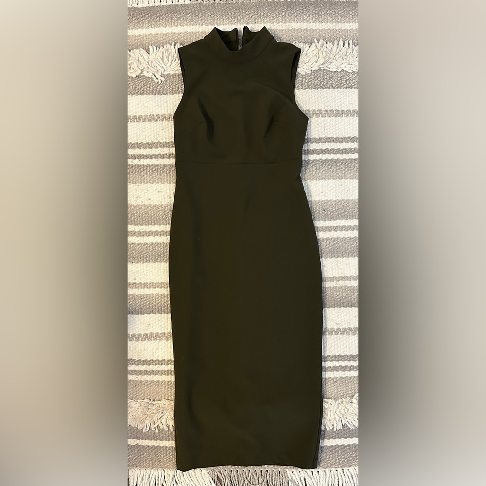 Dark Green Express Fitted Dress! 🤍🤍